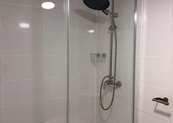 Quartos - Almirante Reis 4 Andar *